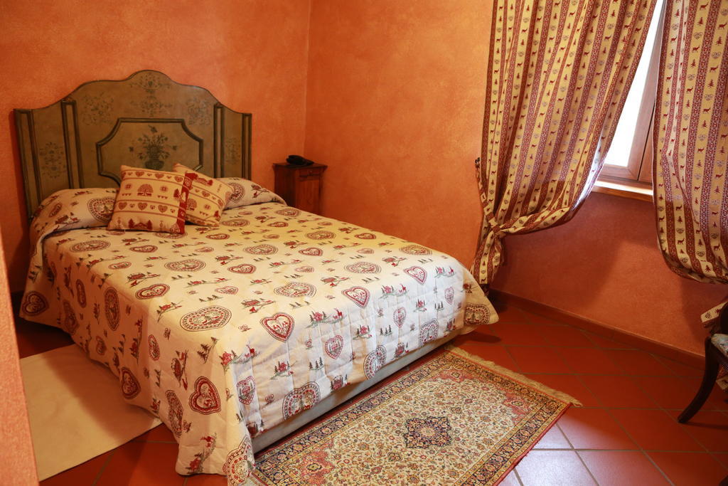 Agriturismo La Virginia Villa Revello Ngoại thất bức ảnh